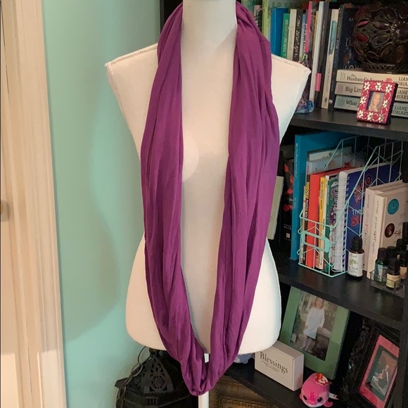 NWOT purple lightweight infinity scarf - Picture 2 of 3